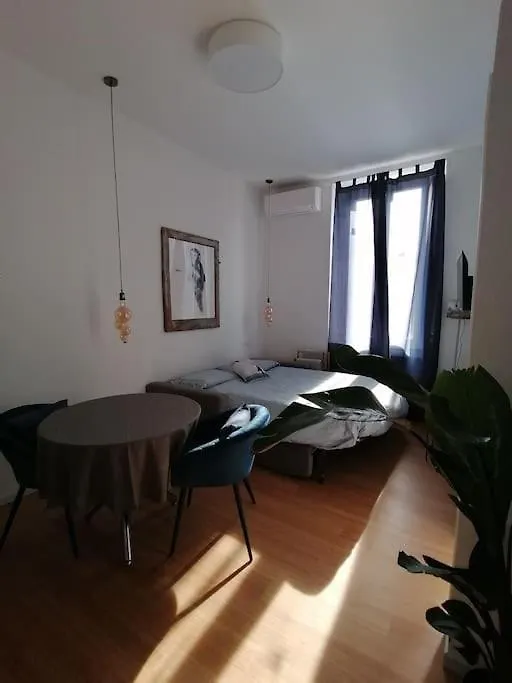Lejlighed New Cozy Studio 7 Metro Stops To Duomo! Milano